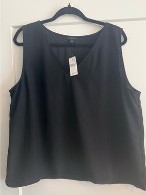 Ann Taylor Black V-Neck Sleeveless Camisole